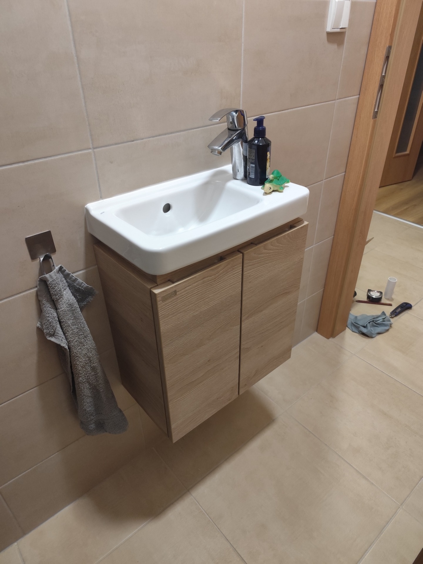 Montáž umyvadla včetně skříňky pod umyvadlo